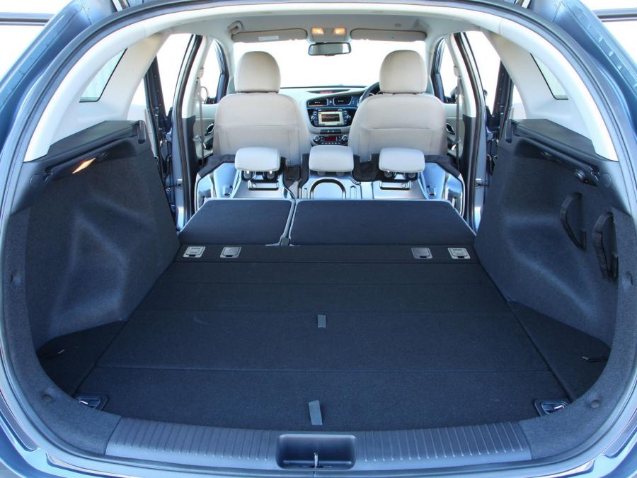  Kia cee&rsquo;d Station Wagon 2012 года  (UK) (фото 11 из 31)